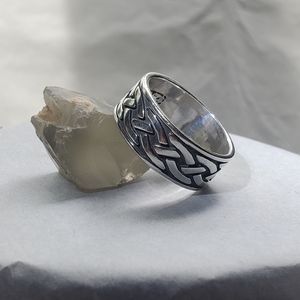 925 Sterling Silver Endless Celtic Knot Wedding Band